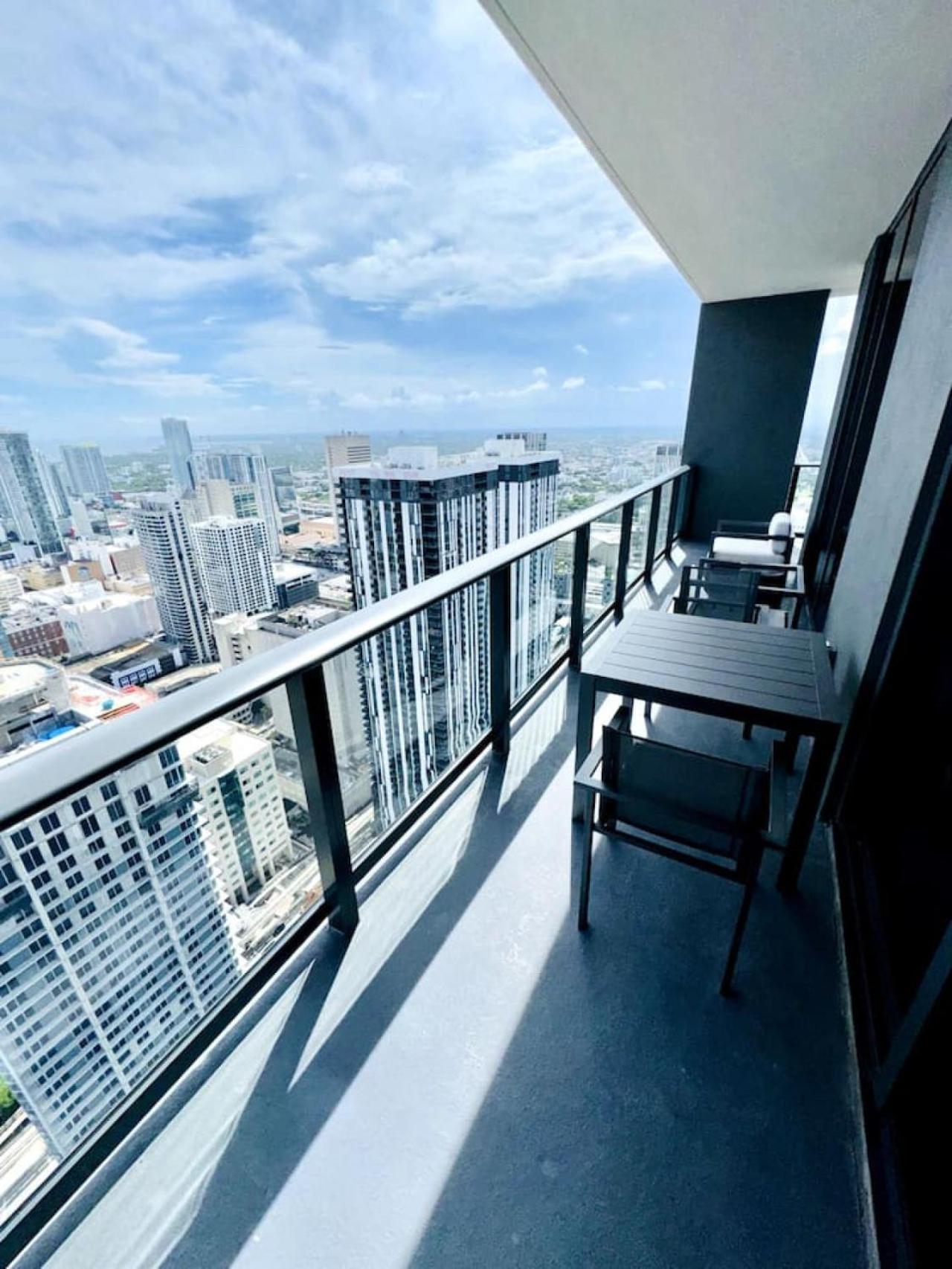 New 2bd 2 Bath Lux Penthouse And Bay View Apartment *