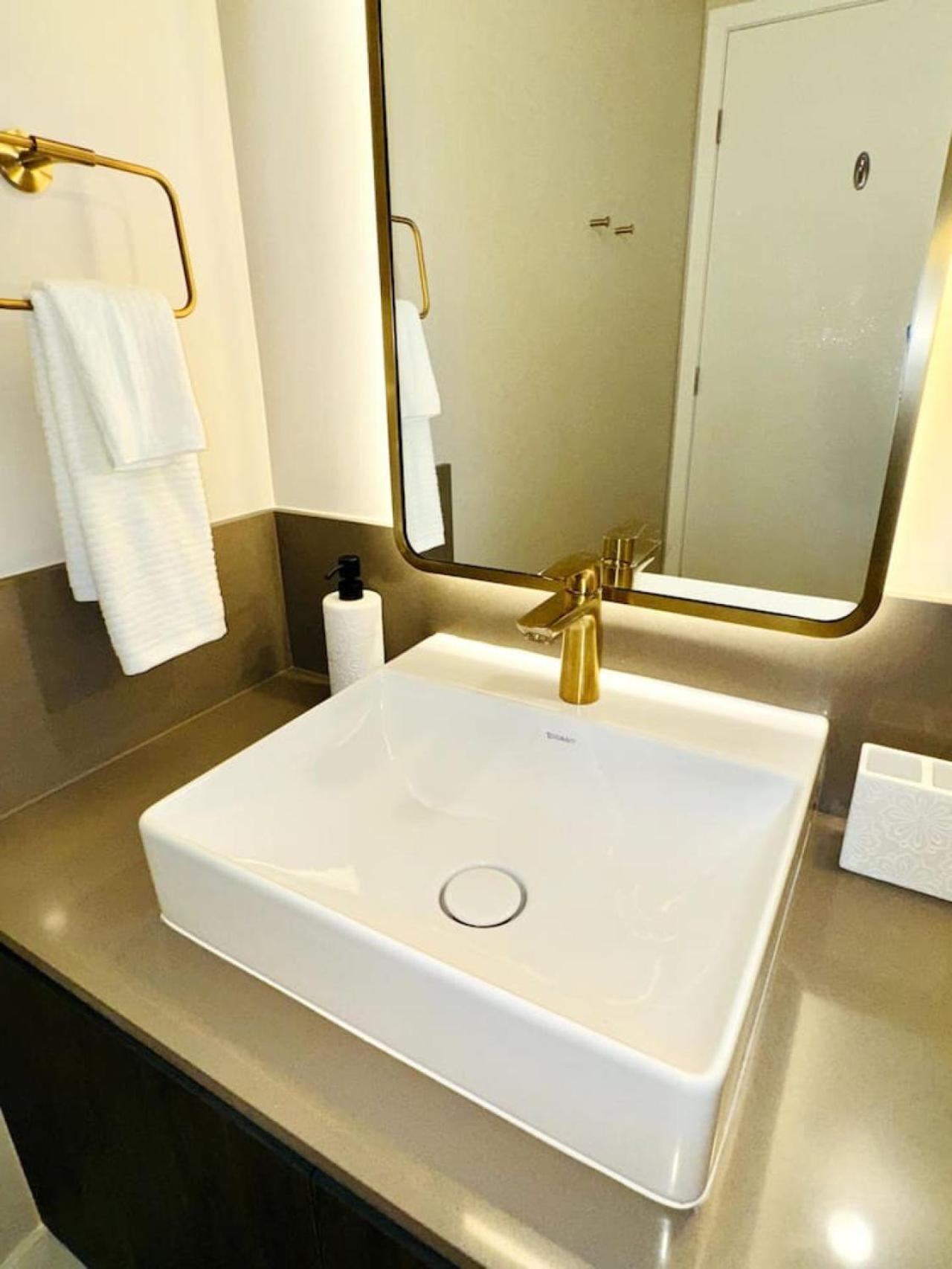 New 2bd 2 Bath Lux Penthouse And Bay View Apartment